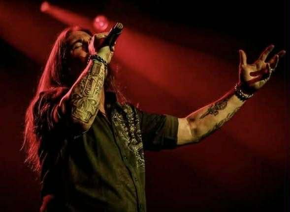 Zak Stevens (Savatage): «Δε θα πετύχεις ποτέ σπουδαιότερα πράγματα, αν δεν ξεπεράσεις τα όρια της κανονικότητας»